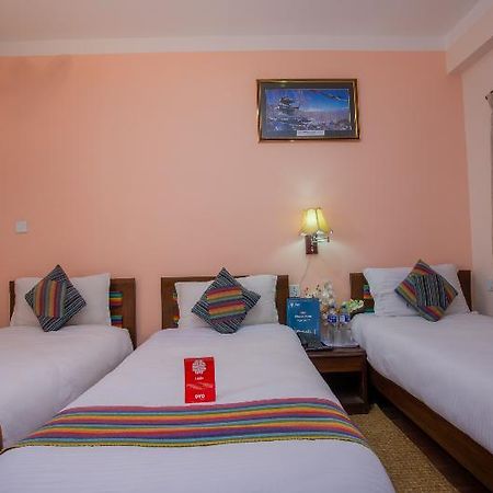 Kathmandu Embassy Hotel Екстер'єр фото