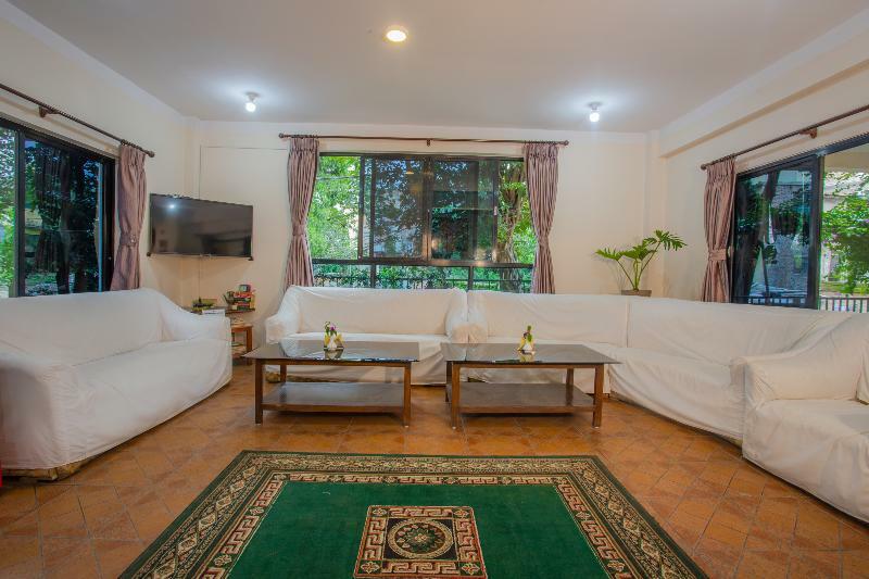 Kathmandu Embassy Hotel Екстер'єр фото