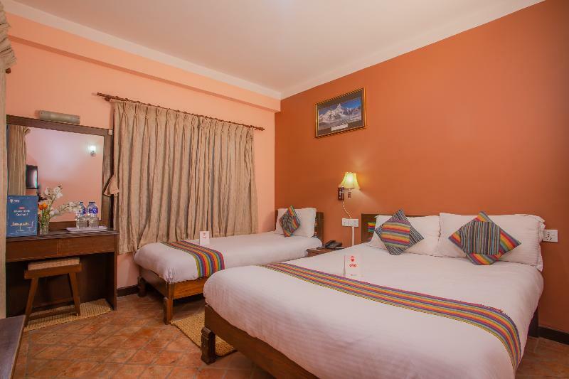 Kathmandu Embassy Hotel Екстер'єр фото